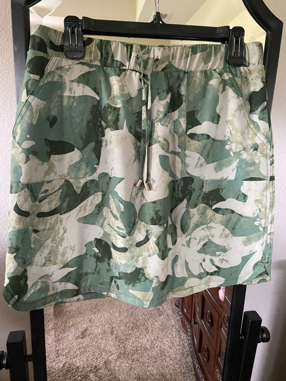 Chico's Green and Cream Camouflage Skort